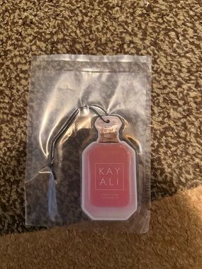 KAYALI Pink Vanilla Candy Freshi